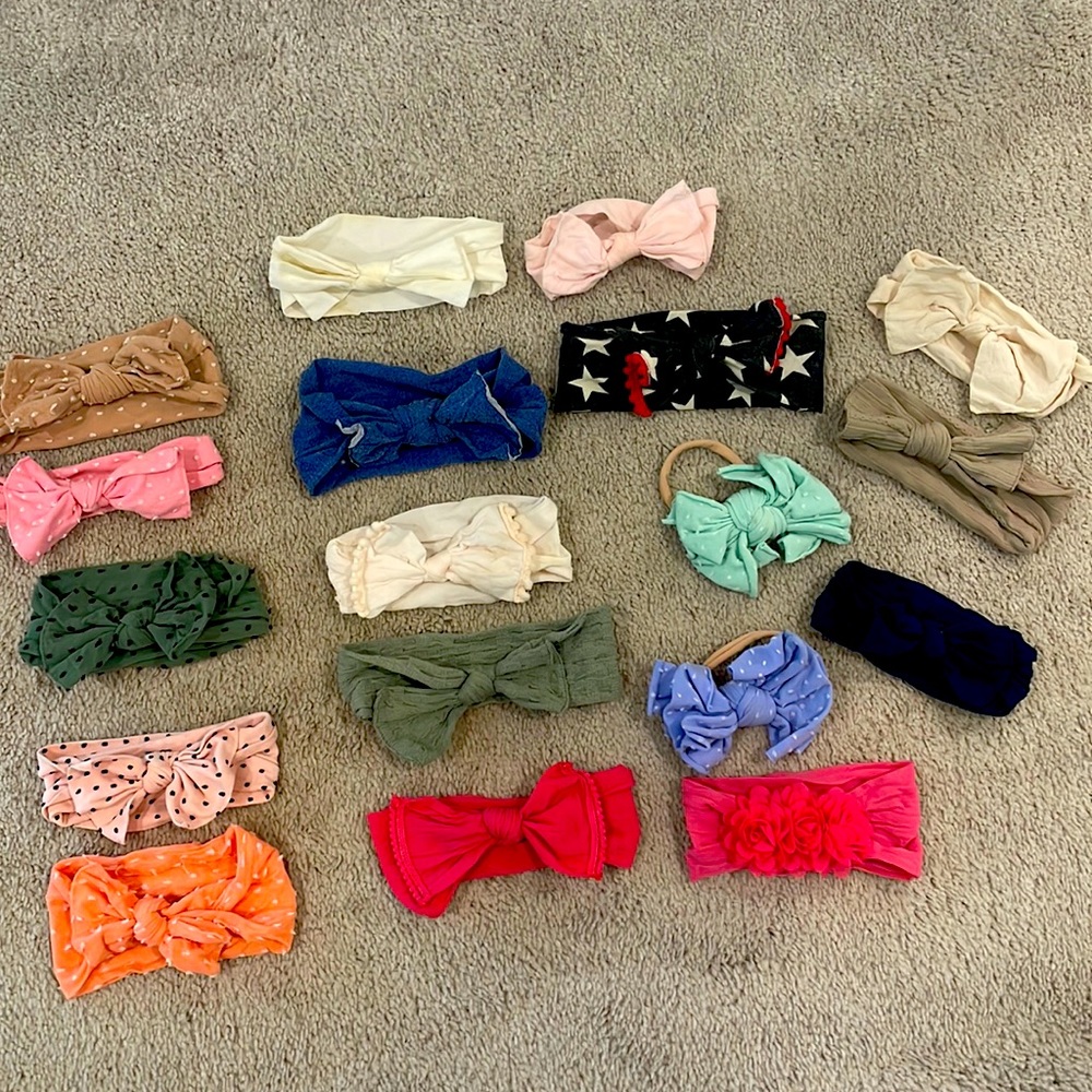 HUGE set of BABY BLING BOWS!
